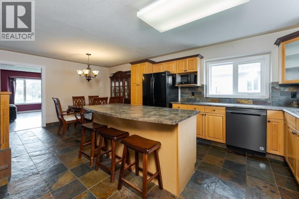 Dining room - 5559 Heyer Road, Prince George, BC V2N6J3 Photo 2