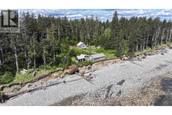 556 Davis Road, Daajing Giids Rural, BC, photo 3