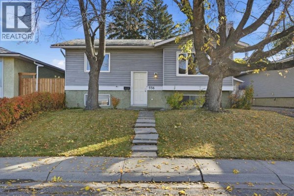 Bedroom - 556 Lysander Drive Se, Calgary, AB T2C1L7 Photo 2