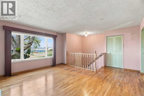 Primary Bedroom - 556 Lysander Drive Se, Calgary, AB T2C1L7 Photo 5