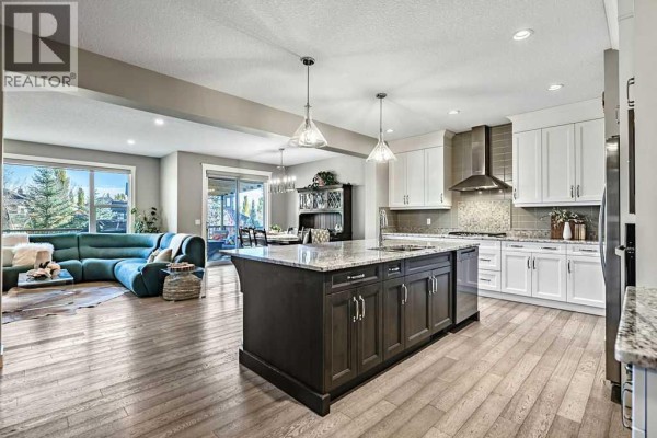 Kitchen - 556 Quarry Way Se, Calgary, AB T2C5H7 Photo 5