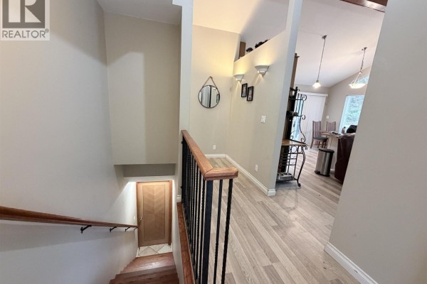 5565 Riley Road, Halfmoon Bay, BC V7Z1B6 Photo 2