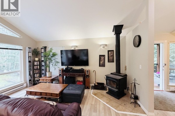 5565 Riley Road, Halfmoon Bay, BC V7Z1B6 Photo 5