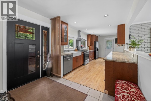 Kitchen - 5567 Ventura Dr, Nanaimo, BC V9T5M6 Photo 4
