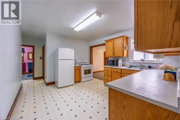 Kitchen - 557 Orchard Avenue, Delhi, ON N4B2H4 Photo 5