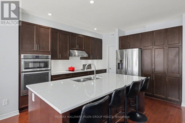 Kitchen - 557 Silverbell Crescent, Ottawa, ON K1T0N9 Photo 3