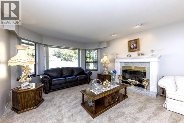 557 Tempe Crescent, North Vancouver, BC V7N1E7 Photo 5