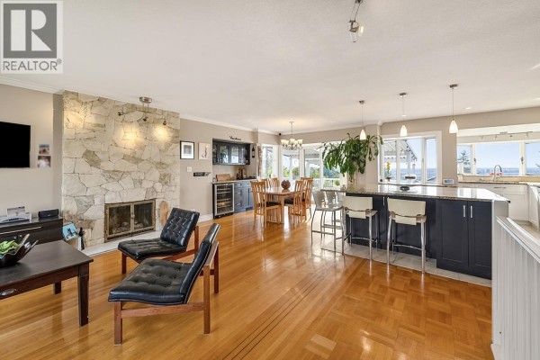 5570 Carson Street, Burnaby, BC V5J2Z2 Photo 2