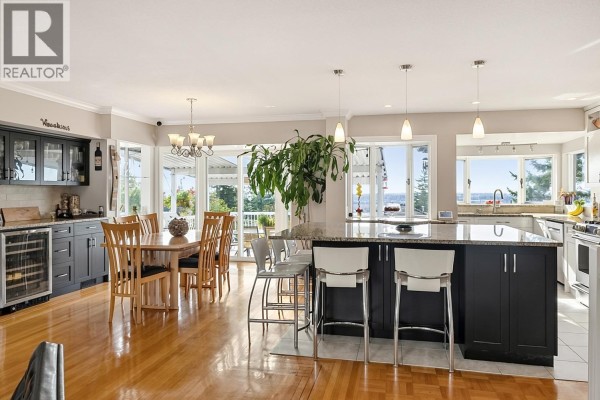 5570 Carson Street, Burnaby, BC V5J2Z2 Photo 3