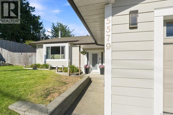 5579 Clipper Dr, Nanaimo, BC, photo 3