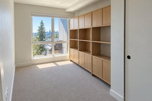 558 422 E 3rd Street, North Vancouver, BC V7L0K1 Photo 5