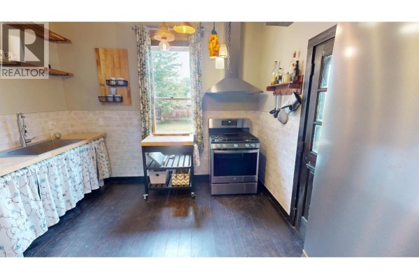Pantry - 558 Front Street, Quesnel, BC V2J2K6 Photo 5