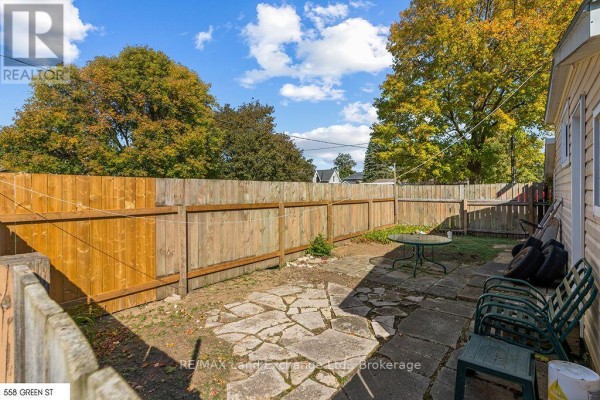 558 Green Street, Saugeen Shores, ON N0H2C1 Photo 5