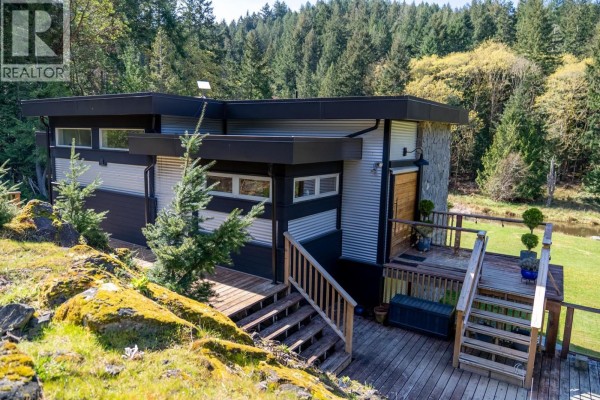5582 Hooson Road, Pender Island, BC V0N2M1 Photo 5