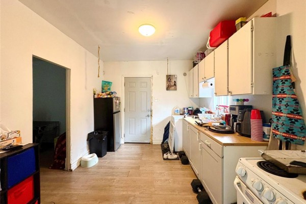 Kitchen - 559 Alfred Avenue, Winnipeg, MB R2W1Y5 Photo 3