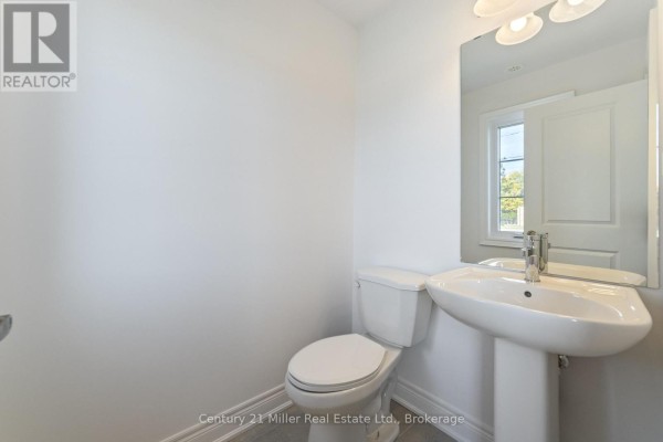 Bedroom 2 - 56 - 2150 Trafalgar Road, Oakville, ON L6H8A5 Photo 4