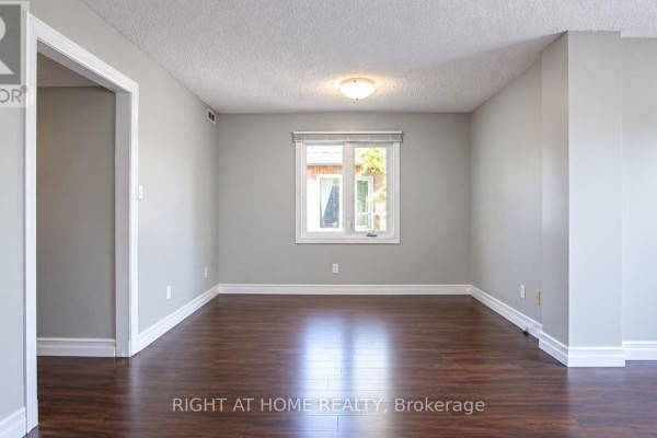 Primary Bedroom - 56 - 508 Essa Road, Barrie, ON L0M1A0 Photo 4