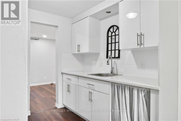 Bedroom - 56 - 700 Paisley Road, Guelph, ON N1K1A3 Photo 5