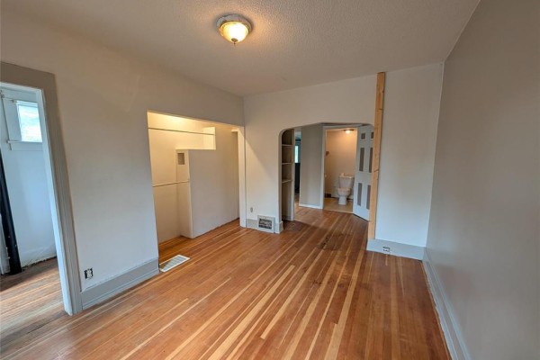 3pc Bathroom - 56 6th Street N, Brandon, MB R7A2P1 Photo 2