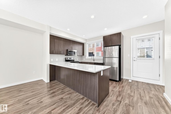 Kitchen - #56 903 Crystallina Nera Wy Nw, Edmonton, AB T5Z0N6 Photo 3