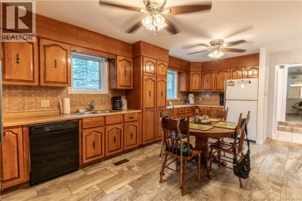 Family room - 56 Aitken Avenue, Miramichi, NB E1V3X1 Photo 2