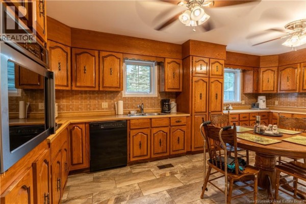 Laundry room - 56 Aitken Avenue, Miramichi, NB E1V3X1 Photo 3