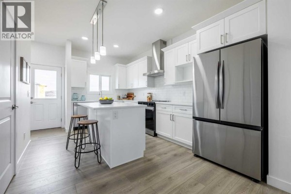 2pc Bathroom - 56 Andalusian Road, Cochrane, AB T4C3B7 Photo 5