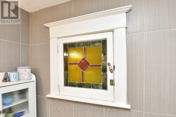 Kitchen - 56 Barons Avenue N, Hamilton, ON L8H5A4 Photo 5