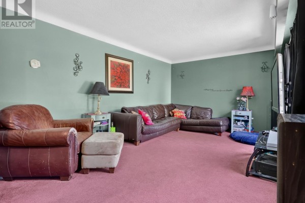 Kitchen - 56 Burness Drive, St  Catharines, ON L2P1J5 Photo 4