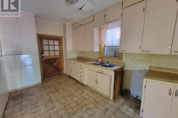 56 Cathcart St, Sault Ste  Marie, ON P6A1E1 Photo 5
