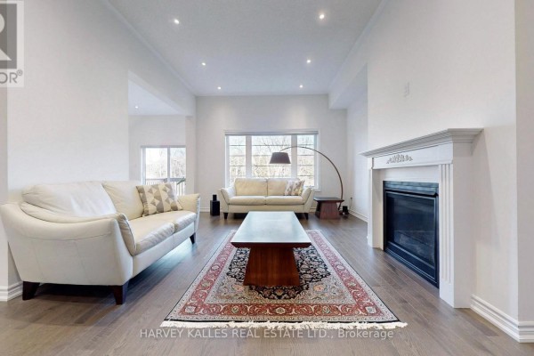56 Charles White Court, East Gwillimbury, ON, photo 2