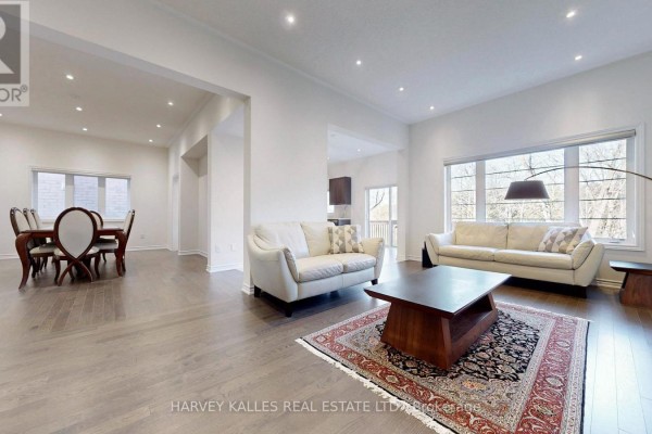 56 Charles White Court, East Gwillimbury, ON, photo 3