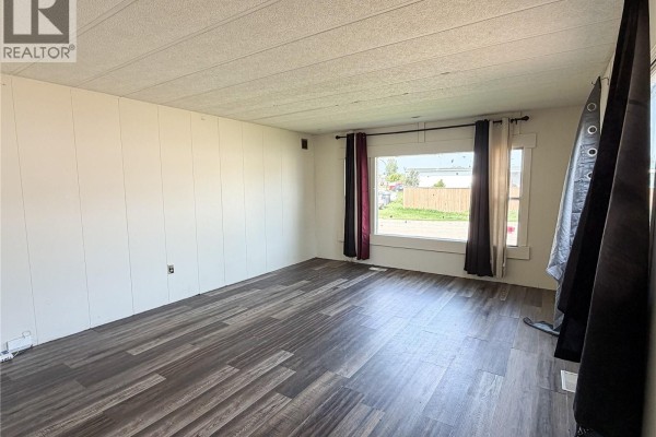 56 Clark Crescent, Meadow Lake, SK, photo 2