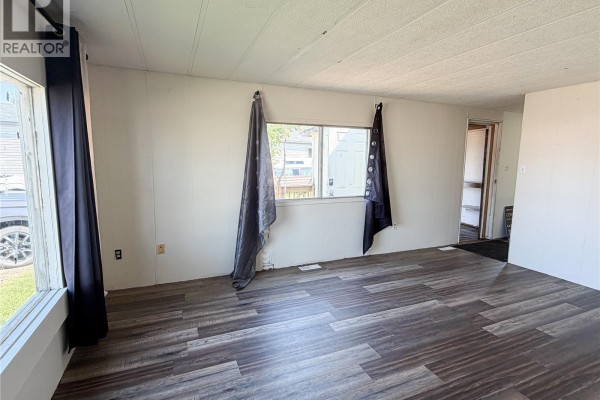 56 Clark Crescent, Meadow Lake, SK, photo 3