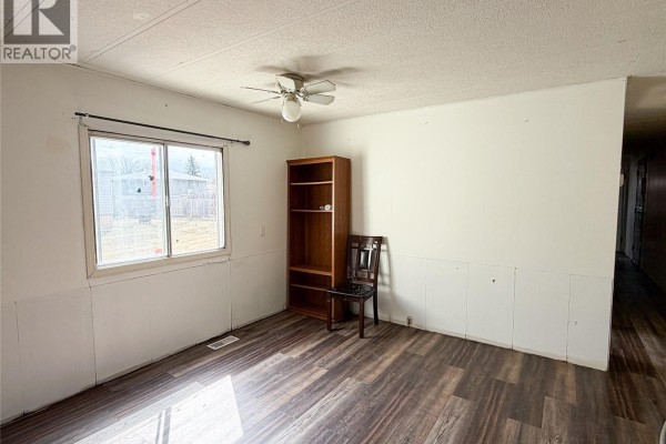 Bedroom - 56 Clark Crescent, Meadow Lake, SK S9X1C3 Photo 5