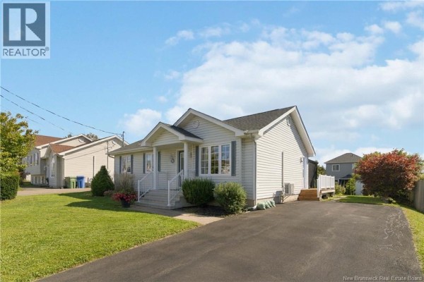 4pc Bathroom - 56 Cyril Street, Dieppe, NB E1A8K6 Photo 2