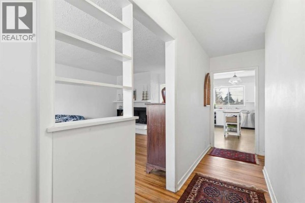 Bedroom - 56 Hunter Street Nw, Calgary, AB T2K2B7 Photo 4