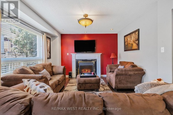 56 Lockheed Crescent, Brampton, ON, photo 3