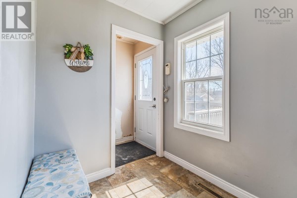 56 Regent Street, Amherst, NS, photo 3