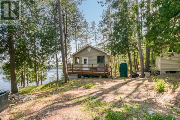 Living room - 56 Reserve Camp Road, Whitefish, ON P0M3E0 Photo 3