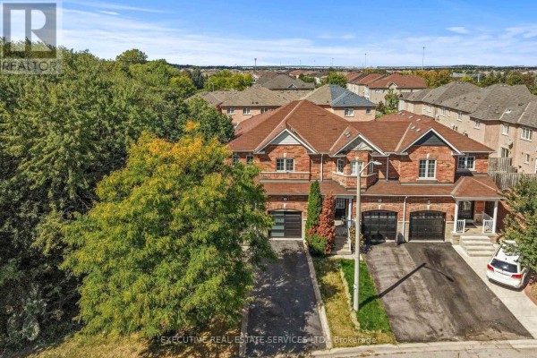 56 Samantha Crescent, Brampton, ON L6Z0C6 Photo 2
