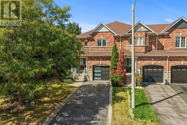 56 Samantha Crescent, Brampton, ON L6Z0C6 Photo 3