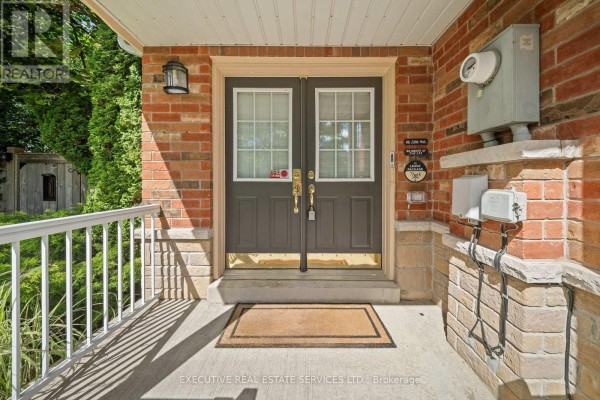 56 Samantha Crescent, Brampton, ON L6Z0C6 Photo 5