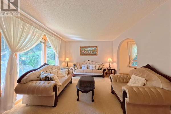 56 Scenic Wood Crescent, Waterloo, ON N2A3N6 Photo 4