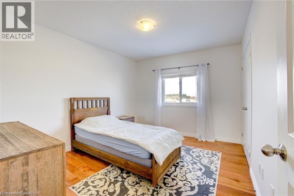 4pc Ensuite bath - 56 Sorrento Street, Kitchener, ON N2R0A8 Photo 2