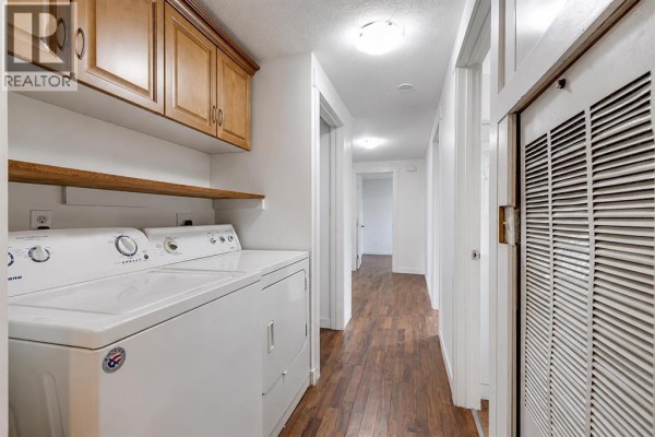 Foyer - 56 Spring Dale Circle Se, Airdrie, AB T4A1P2 Photo 4