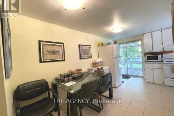 Sitting room - 56 Sylvan Crescent, Richmond Hill, ON L4E3A1 Photo 5