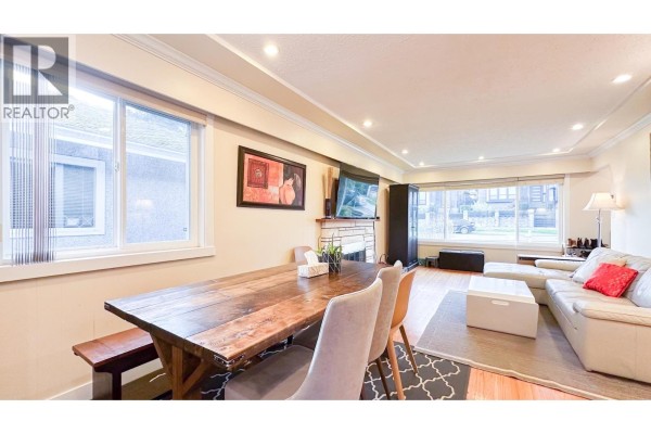 56 Warwick Avenue, Burnaby, BC, photo 2