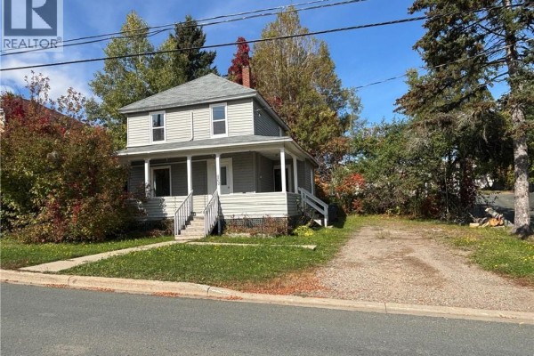 560 Queen Street, Bathurst, NB, photo 2