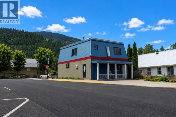 560 Shuswap Avenue, Chase, BC V0E1M1 Photo 2